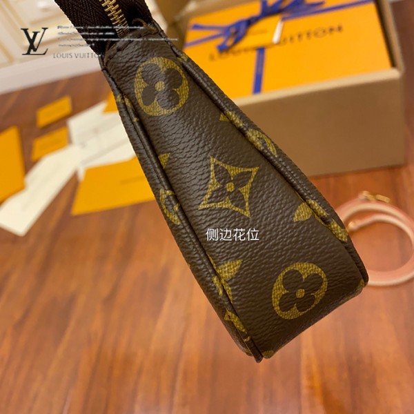M40712 手拿斜背包拉鍊與肩帶五金細節