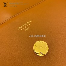 M55952 LV正品級女士郵差包 皮料是正品代工廠意大利A級皮料 所謂的特級正品．是在於品質五金面料手工油邊線A級出品細節品質管控，專業QC把控質量 整套包裝正品統壹 配圖上的全套包裝尺寸23x15x8CM